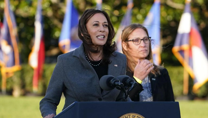 కమలా హారిస్ కు తాత్కాలికంగా అధ్యక్ష బాధ్యతలు