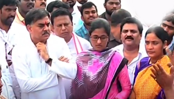 హెలికాప్టర్‌లో తిరిగితే ఏమిటి ప్రయోజనం?  : నాదెండ్ల