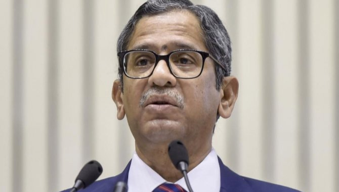 న్యాయవ్యవస్థను రక్షించుకోవాల్సిన బాధ్యత న్యాయవాదులదే