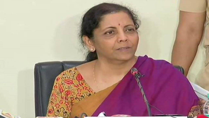 దేశంలో అత్యంత శక్తివంతమైన మహిళగా… నిర్మలా సీతారామన్