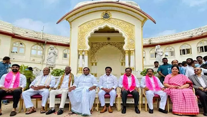 శాసన మండలిలో ఎమ్మెల్సీ ప్రమాణ స్వీకారం