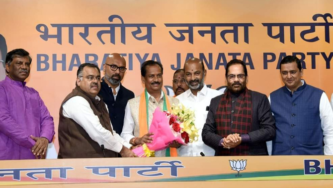 బీజేపీలో చేరిన తెలంగాణ ఉద్యోగుల సంఘం మాజీ అధ్యక్షుడు