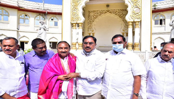 ఎమ్మెల్సీగా ప్రమాణ స్వీకారం చేసిన బండా ప్రకాశ్