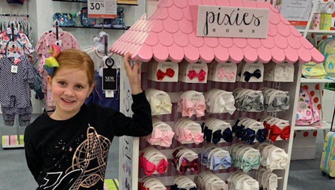 పదేళ్ల బాలిక.. నెలకు కోటిపైనే ఆదాయం పదేళ్ల బాలిక.. నెలకు కోటిపైనే ఆదాయం