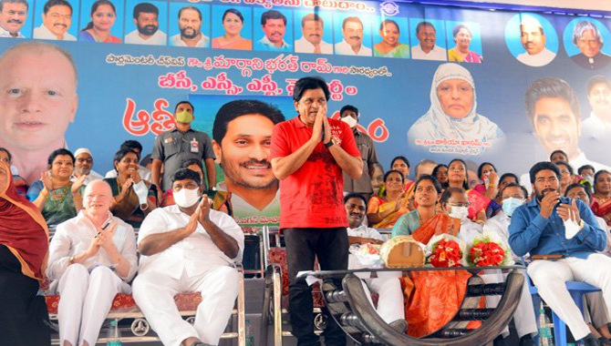 వైఎస్ జగన్ పాలన అద్భుతం : అలీ