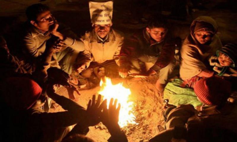 వణుకుతున్న ఏపీ, తెలంగాణ