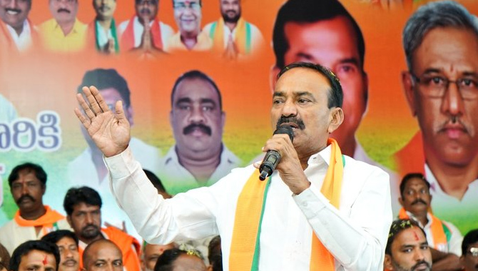 మోదీ దిష్టి బొమ్మలు కాదు.. కేసీఆర్ దిష్టి బొమ్మను దహనం చేయాలి