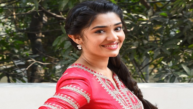 శ్యామ్ సింగ రాయ్ తో నా నటనలోని మరో కోణాన్ని చూపించే అవకాశం వచ్చింది – కృతిశెట్టి శ్యామ్ సింగ రాయ్ తో నా నటనలోని మరో కోణాన్ని చూపించే అవకాశం వచ్చింది – కృతిశెట్టి