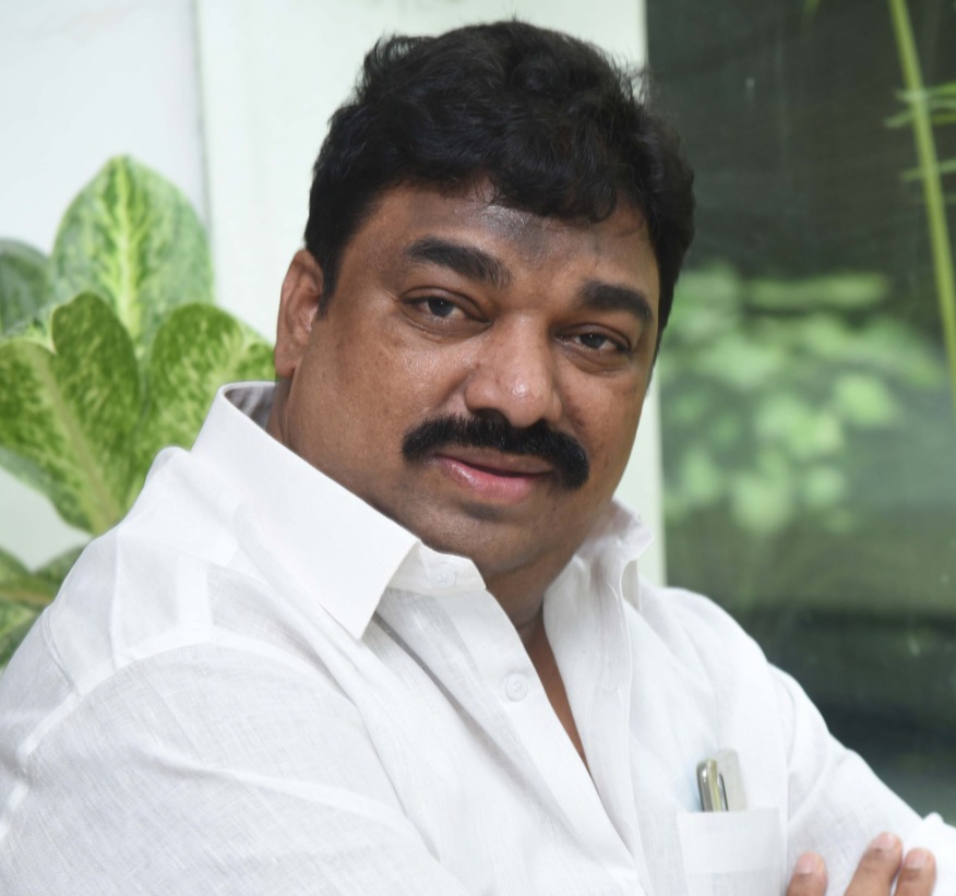 తెలంగాణ రాష్ట్ర ప్రభుత్వం టిక్కెట్ల రేట్లు భారీగా పెంచడంతో చిన్న సినిమాలకు అన్యాయం: నిర్మాత నట్టికుమార్