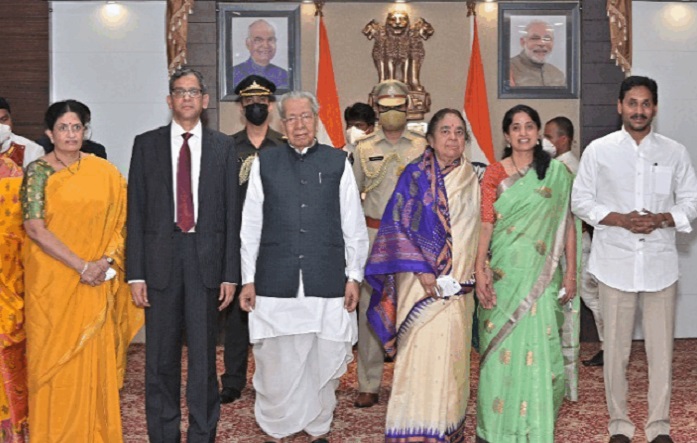 రాజ్‌భవన్‌లో  తేనీటి విందు