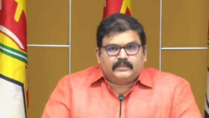 వారికి దోచి పెట్టడానికే ఈ నిర్ణయం  : పట్టాభి