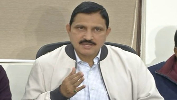 వాళ్లిద్దరూ ప్రధాని అయినా.. ప్రత్యేక హోదా ఇవ్వడం జరగదు