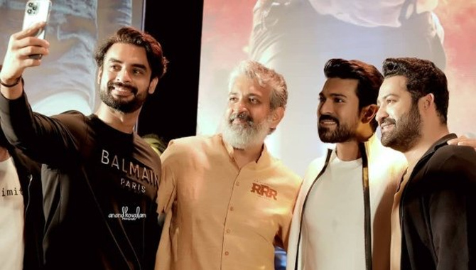 ఆర్ఆర్ఆర్ ప్రీ రిలీజ్ ఈవెంట్‌కి గెస్టుగా కేరళ సి ఎం ?