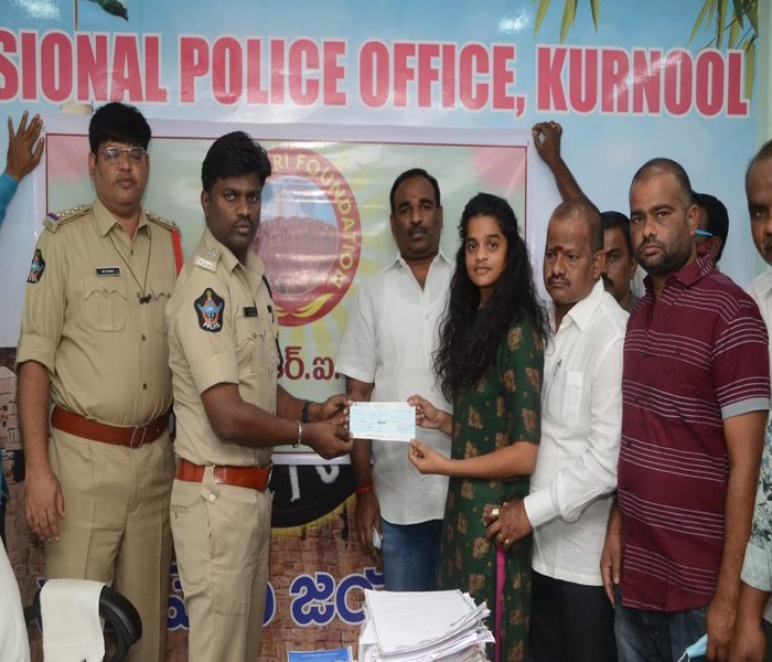 ఆదినారాయణ కుటుంబానికి ఎన్నారైల సహాయం