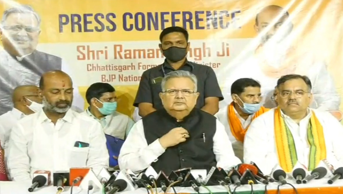 టీఆర్ఎస్ కు ఒక్క క్షణం.. అధికారంలో ఉండే అర్హత లేదు : రమణ్‌సింగ్‌