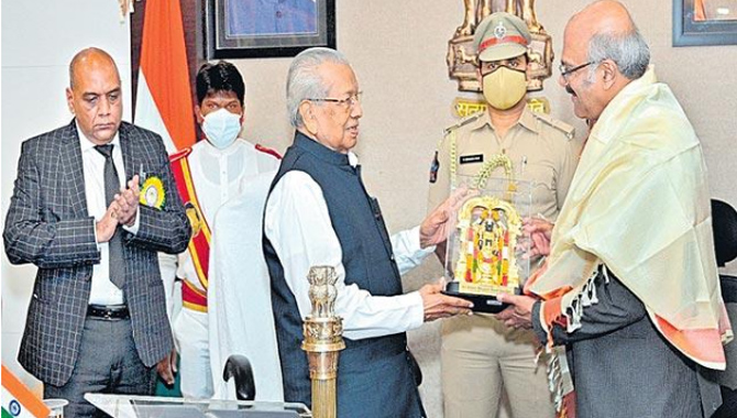 డాక్టర్ నాగేశ్వర్ రెడ్డికి అరుదైన గౌరవం.. ఎన్టీఆర్ వర్సిటీ నుంచి