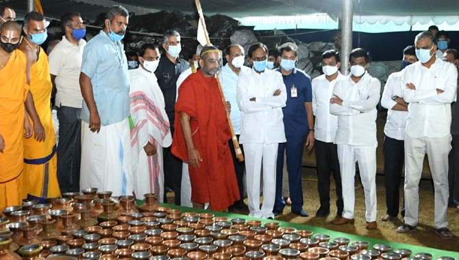 చిన జీయర్ స్వామి ను కలిసిన సీఎం కేసీఆర్