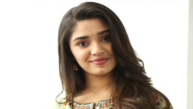 పండుగ కోసమే తీసిన సినిమా బంగార్రాజు – కృతి శెట్టి పండుగ కోసమే తీసిన సినిమా బంగార్రాజు – కృతి శెట్టి