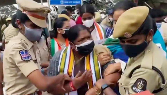 317 జీవోను వెంటనే రద్దు చేయాలి: సీతక్క