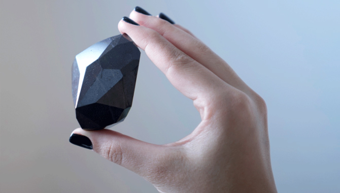 ప్రపంచంలోనే అరుదైన వజ్రం వేలం