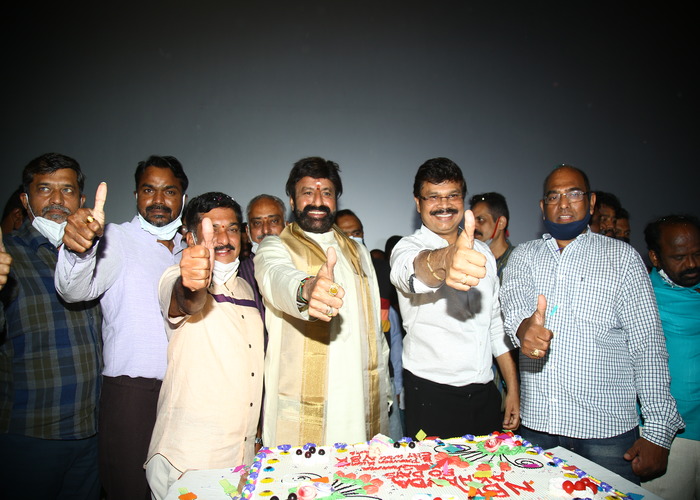 అఖండమైన సినిమాలు వచ్చేలా నన్ను, బోయపాటి శ్రీనుని ఆ దేవదేవుడే కలిపాడు – అఖండ అర్థ శతదినోత్సవం వేడుకలో నందమూరి బాలకృష్ణ