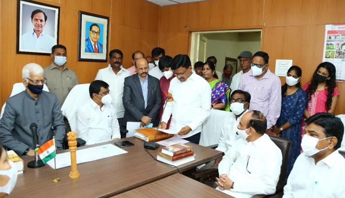 ఎమ్మెల్సీగా తాత మధుసూదన్ ప్రమాణ స్వీకారం