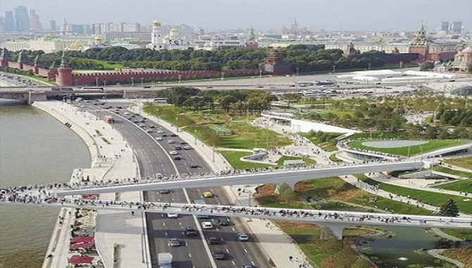 హుస్సేన్ సాగర్ పై .. యూ ఆకార వంతెన