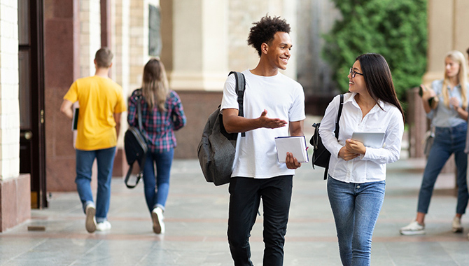 విదేశీ విద్యార్థులకు అమెరికా ఆహ్వానం