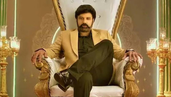 బాలకృష్ణ ‘అన్స్టాపబుల్’ షో సక్సెస్ కు కారణం ఎవరూ? బాలకృష్ణ ‘అన్స్టాపబుల్’ షో సక్సెస్ కు కారణం ఎవరూ?