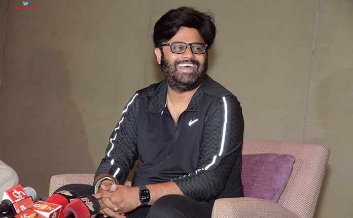 డీజే టిల్లు సినిమా ట్రైలర్‌ ఈవెంట్‌లో హర్టైన హీరోయిన్ నేహా శెట్టి,  క్షమాపణ చెప్పిన నిర్మాత సూర్య దేవర నాగవంశీ