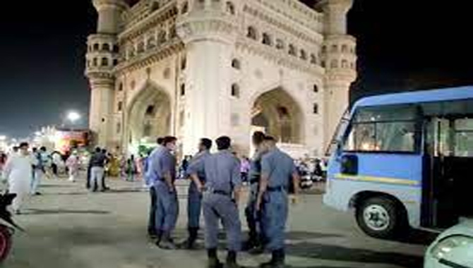 హైదరాబాద్ పాతబస్తీలో భద్రత కట్టుదిట్టం