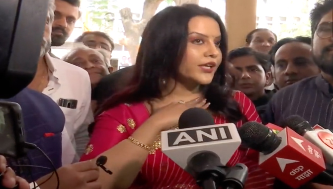 అమృతా ఫడ్నవీస్ సంచలన వ్యాఖ్యలు … విడాకులకు ఇదే కారణం