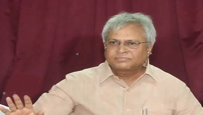 ఏపీ అంటే కేంద్రానికి అంత అలుసా? : ఉండవల్లి