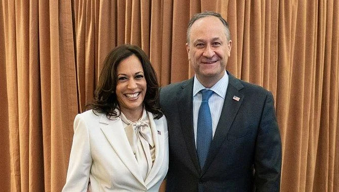 కమలా హారిస్ భర్తకు భాంబు బెదిరింపులు