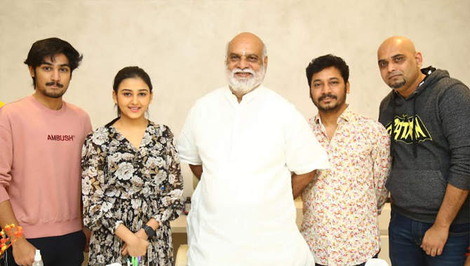 యూత్ ఎంటర్ టైనర్ ‘వర్జిన్ స్టోరి’ పాట లాంచ్ చేసిన దర్శకేంద్రుడు రాఘవేంద్రరావు