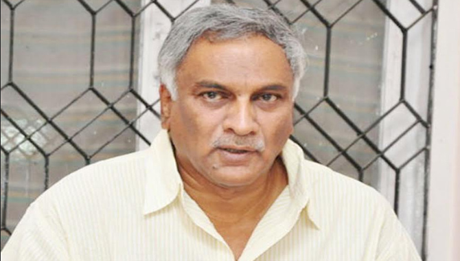 ఇంతకాలం మాట్లాడకుండా ఊరుకుంటే ఎవడికి వాడు రెచ్చిపోతున్నాడు!