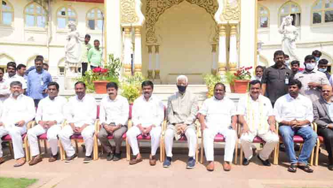 తెలంగాణలో ఎమ్మెల్సీల ప్రమాణ స్వీకారం