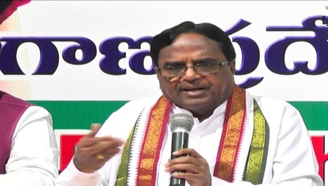 రాష్ట్రాన్ని దివాళా తీయించిన కేసీఆర్.. ఇప్పుడు దేశం వైపు