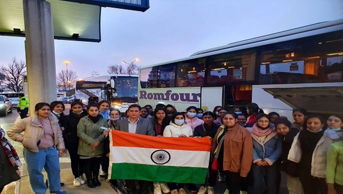 ఉక్రెయిన్ నుంచి  భారత్‌కు వచ్చే విద్యార్థులు తప్పనిసరిగా…