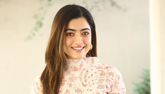 ‘ఆడవాళ్లు మీకు జోహార్లు’ లాంటి సినిమాలు అరుదుగా వస్తుంటాయి – రష్మిక మందన్న ‘ఆడవాళ్లు మీకు జోహార్లు’ లాంటి సినిమాలు అరుదుగా వస్తుంటాయి – రష్మిక మందన్న