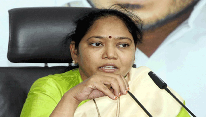 హైకోర్టు తీర్పుపై కచ్చితంగా.. సుప్రీం కోర్టుకు వెళ్తాం : హోం మంత్రి సుచరిత