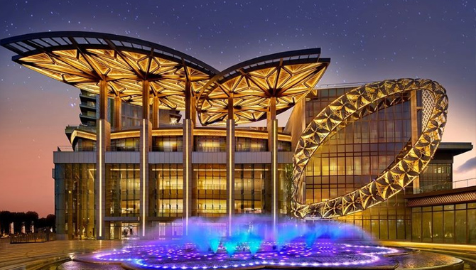 దేశంలోనే అతిపెద్ద కన్వెన్షన్ సెంటర్  ప్రారంభం