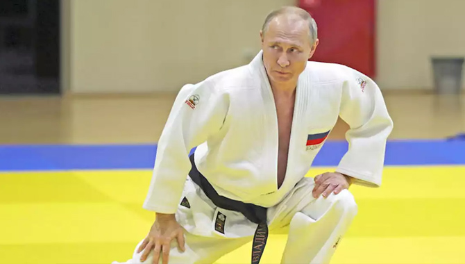 రష్యా అధ్యక్షుడికి మరో షాక్.. అంతర్జాతీయ జూడో సమాఖ్య నుంచి