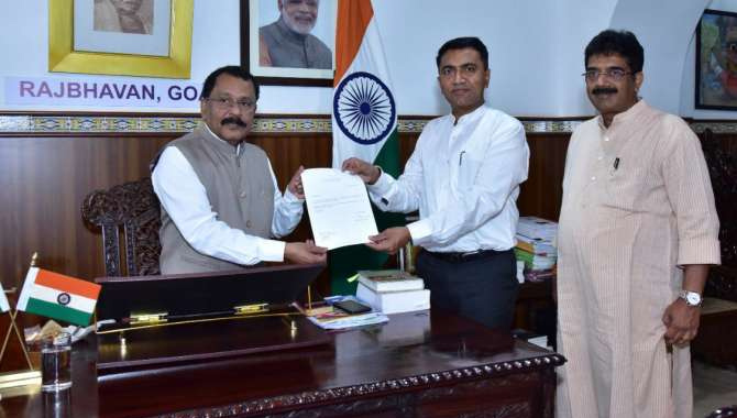 గోవా సీఎం  ప్రమోద్‌ సావంత్ రాజీనామా