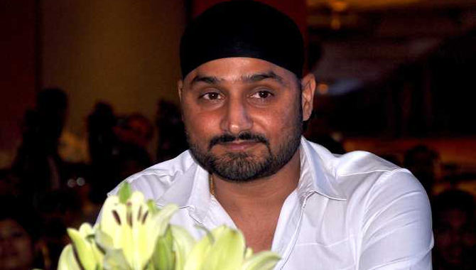 ఆప్ కీలక నిర్ణయం .. రాజ్యసభకు హర్భజన్ సింగ్