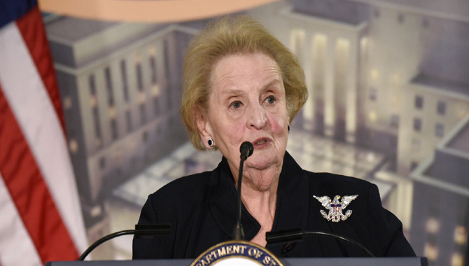 అమెరికా విదేశీ వ్యవహరాల తొలి మహిళా మంత్రి ఇక లేరు