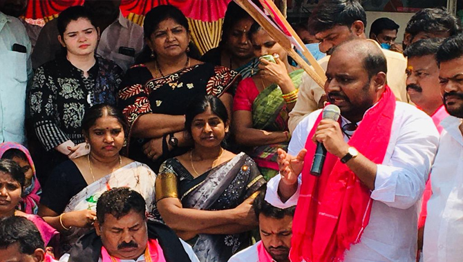 కేంద్రం దిగి వచ్చే వరకు పోరాటం : అనిల్ కూర్మాచలం