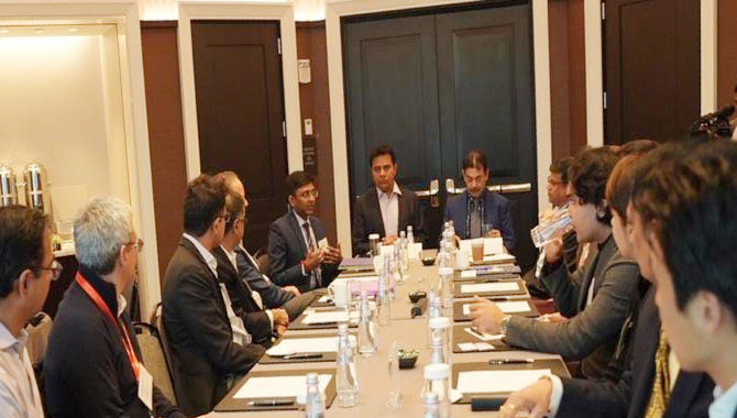 బోస్టన్ రౌండ్ టేబుల్ సమావేశంలో ప్రసంగించిన కేటీఆర్