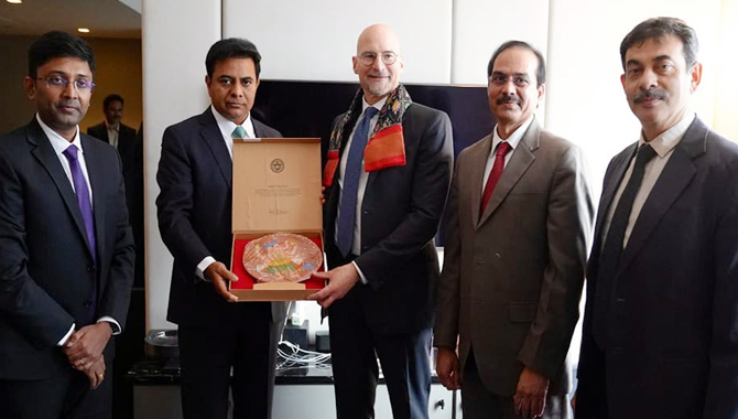 అమెరికాకు చెందిన యునైటెడ్ స్టేట్స్ ఫార్మాకొపియా భారీ పెట్టుబడి