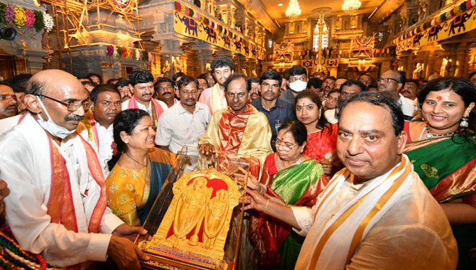Maha Kumbh Samprokshanam at Yadadri Temple